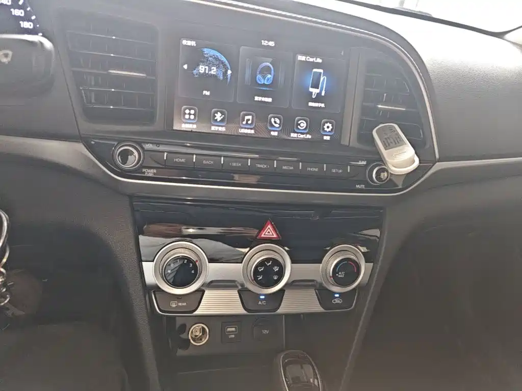 Hyundai Elantra — миниатюра 13