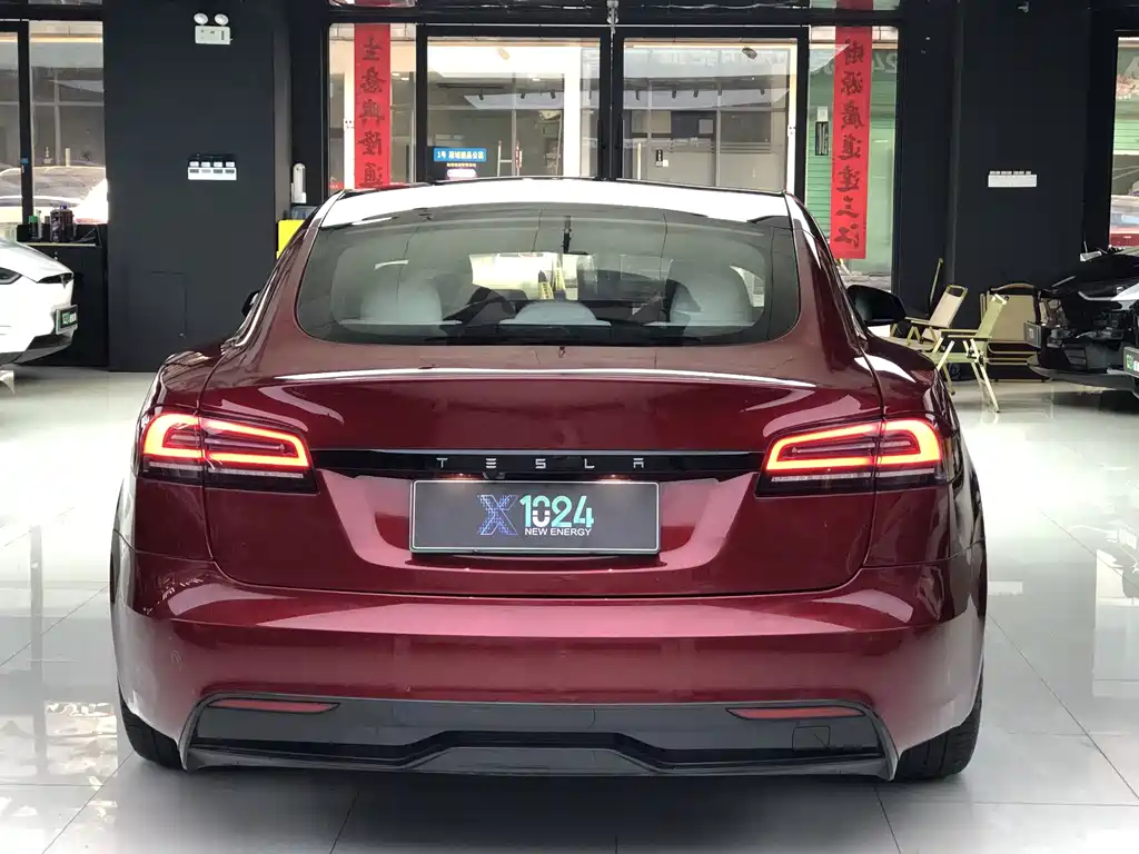Tesla Model S — миниатюра 5