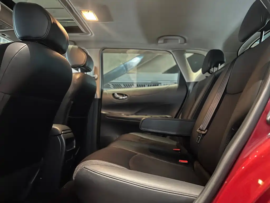 Nissan Tiida — миниатюра 6
