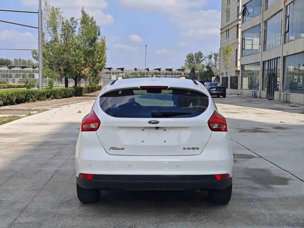 Ford Focus — миниатюра 6