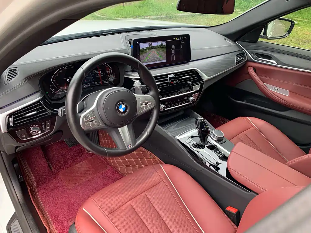 BMW 5 Series — миниатюра 8