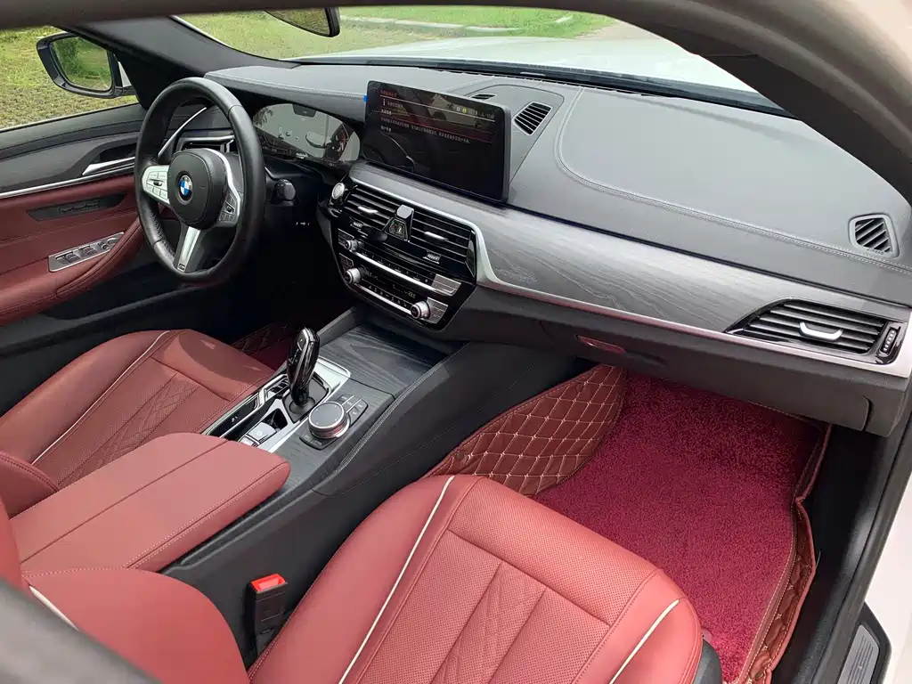 BMW 5 Series — миниатюра 11