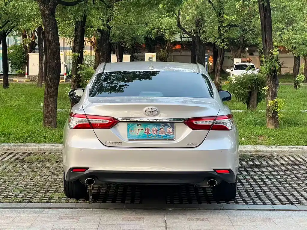 Toyota Camry — миниатюра 6