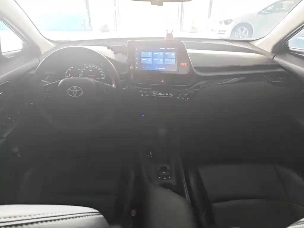 Toyota IZOA — миниатюра 6
