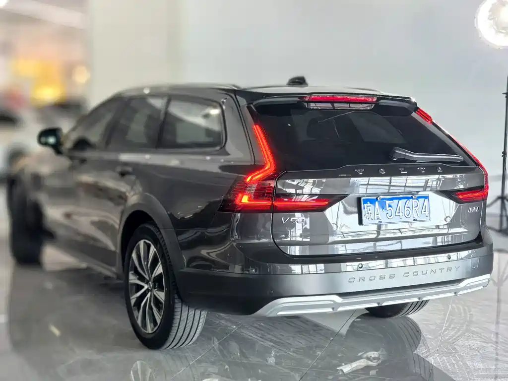 Volvo V90 — миниатюра 4
