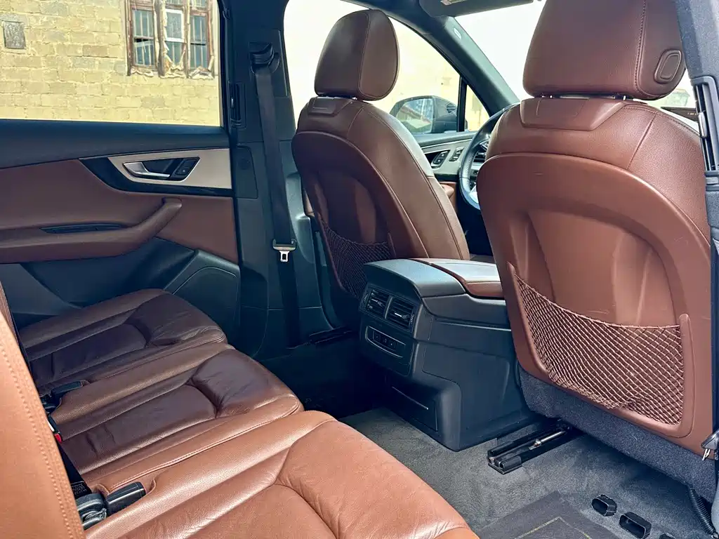 Audi Q7 — миниатюра 11