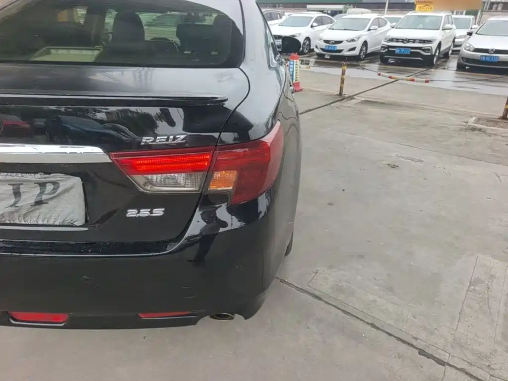 Toyota Reiz 2013 2.5S