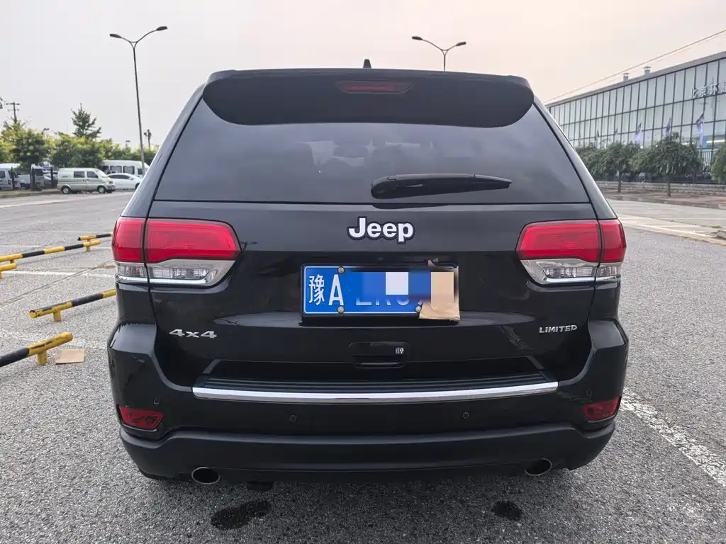 Jeep Grand Cherokee (Import) — миниатюра 4