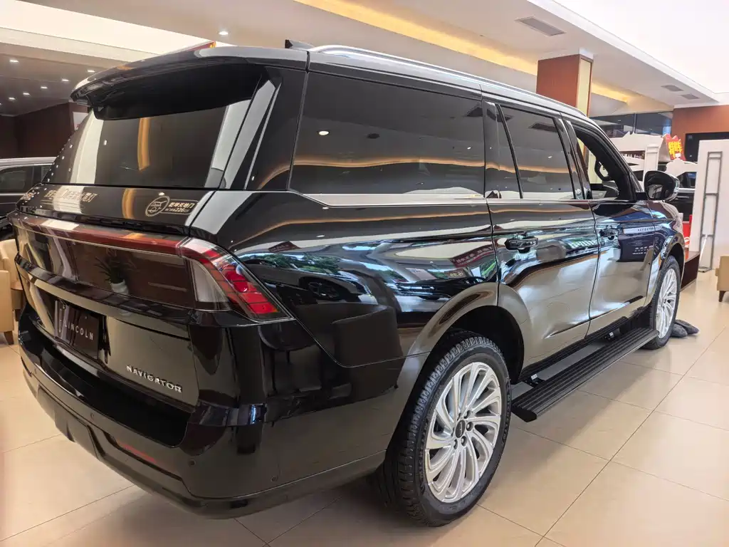 Lincoln Navigator — миниатюра 18