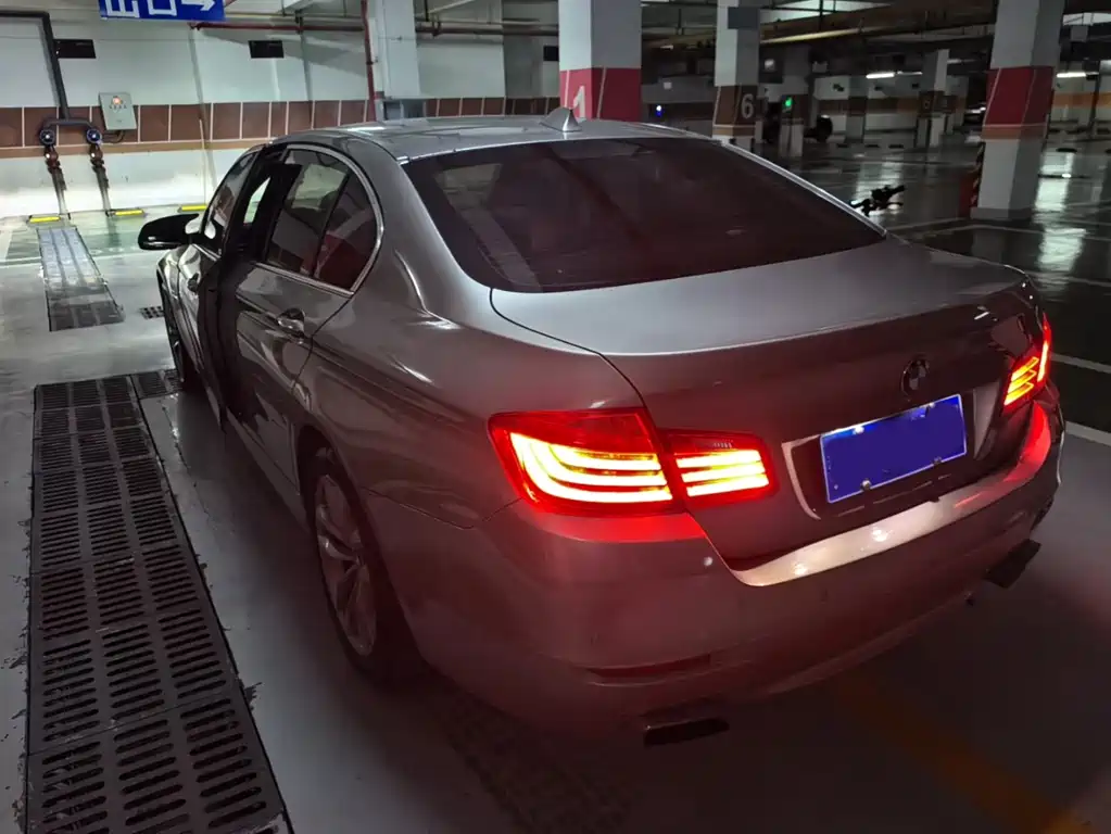 BMW 5 Series — миниатюра 9