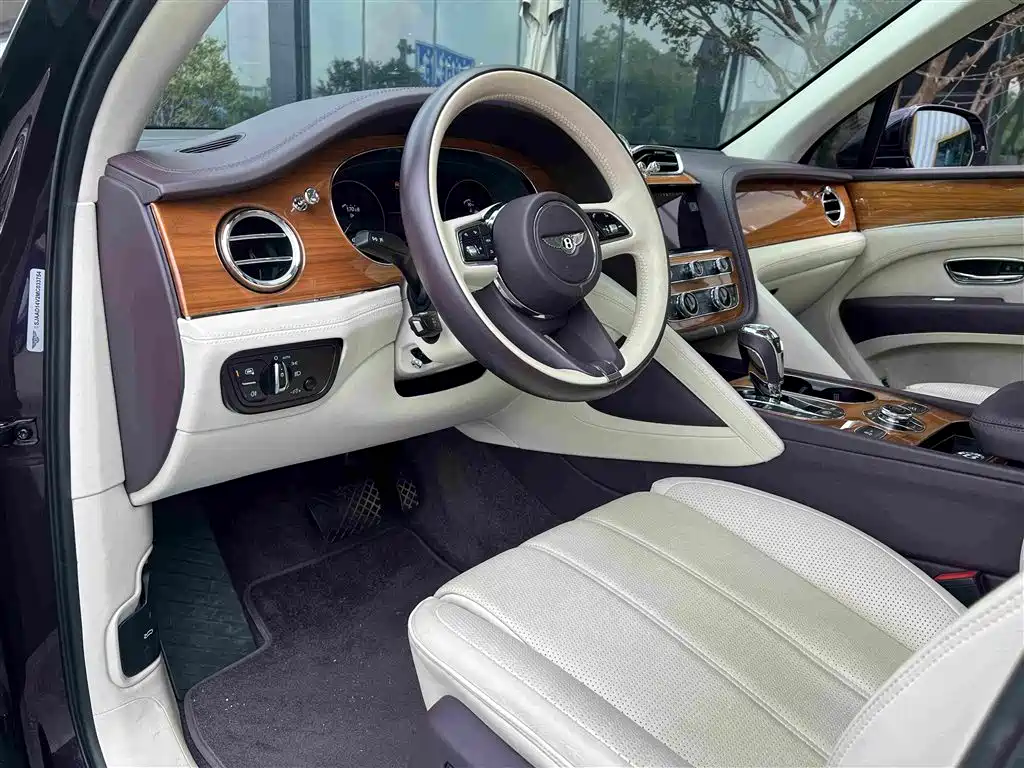 Bentley Bentayga — миниатюра 2