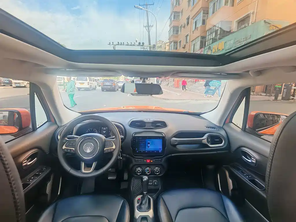 Jeep Renegade — миниатюра 7