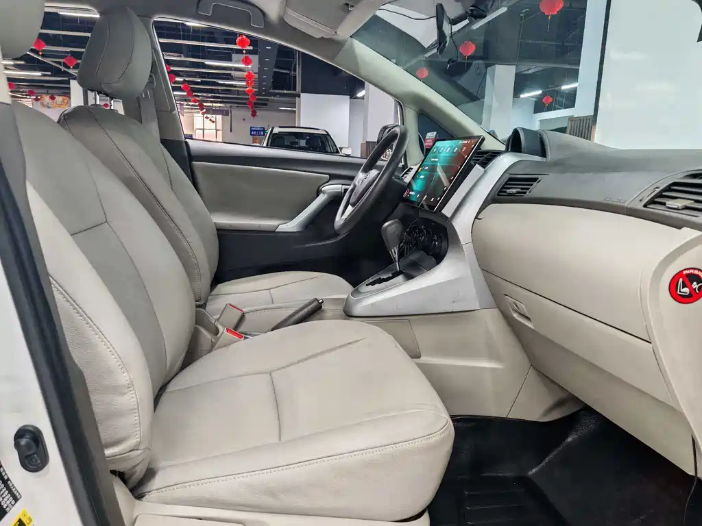 Toyota Verso — миниатюра 11