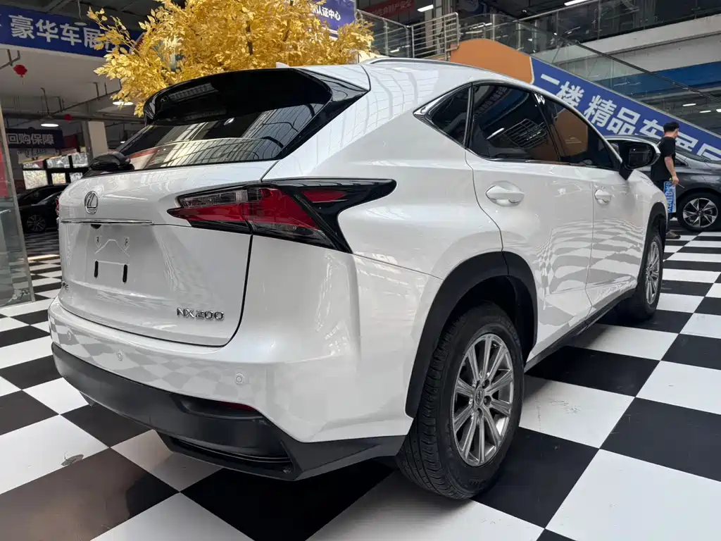 Lexus NX — миниатюра 9