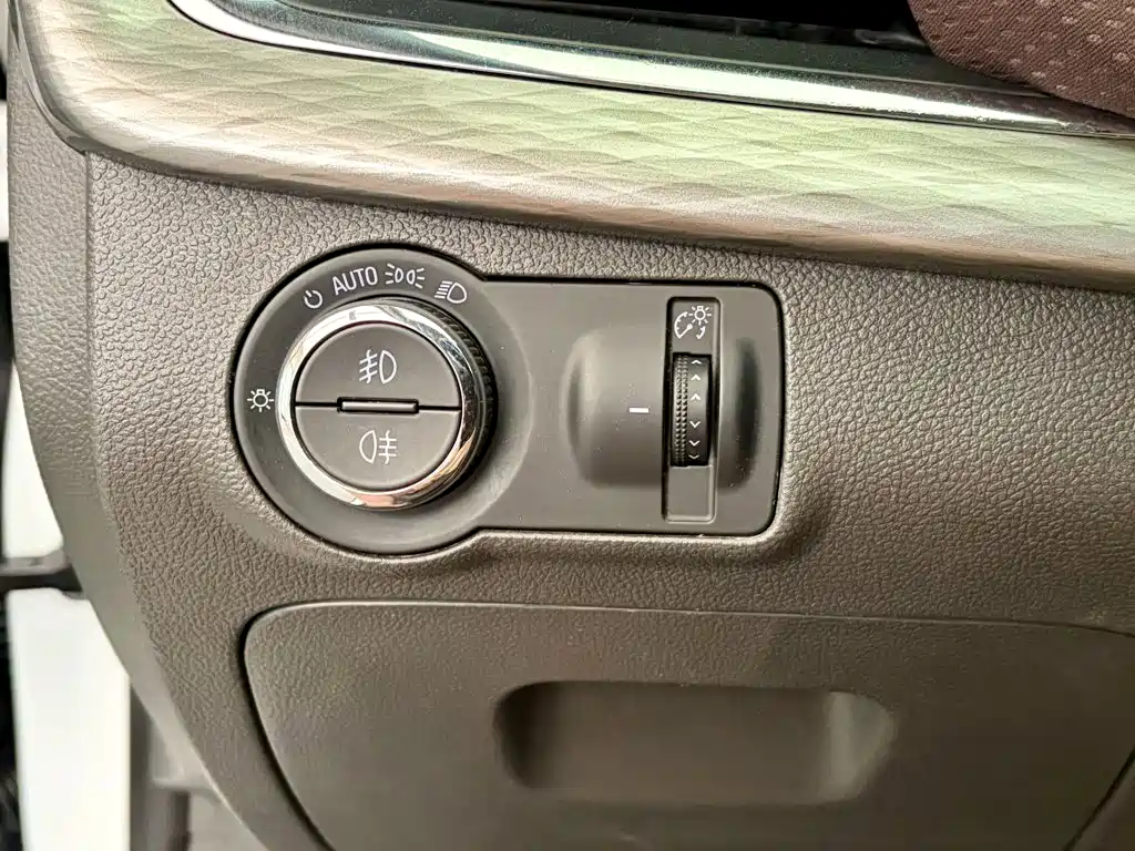 Chevrolet Malibu — миниатюра 16