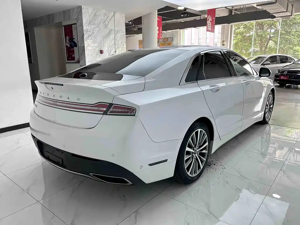 Lincoln MKZ — миниатюра 3