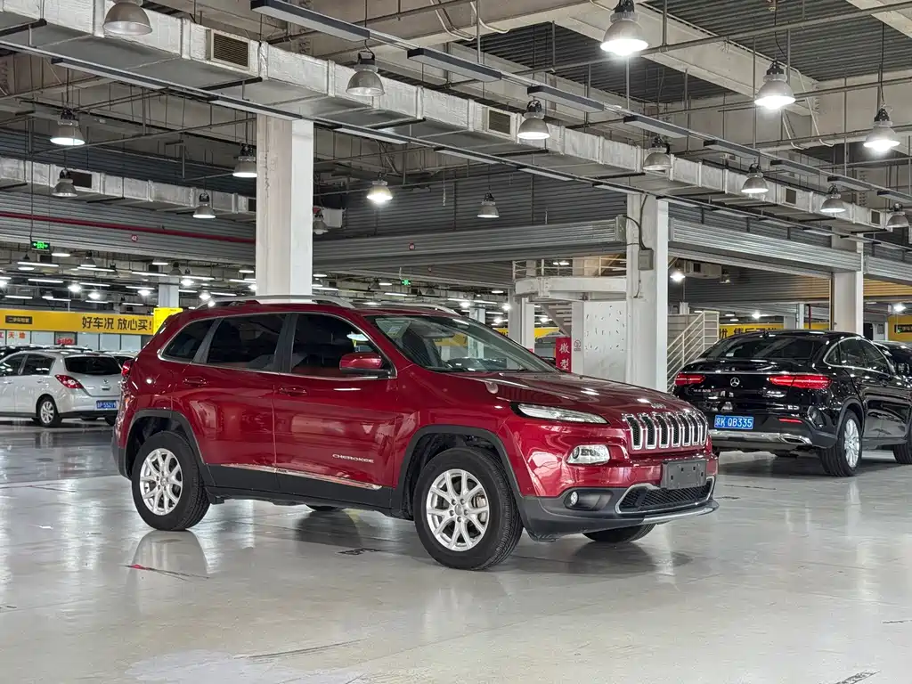 Jeep Cherokee — миниатюра 3