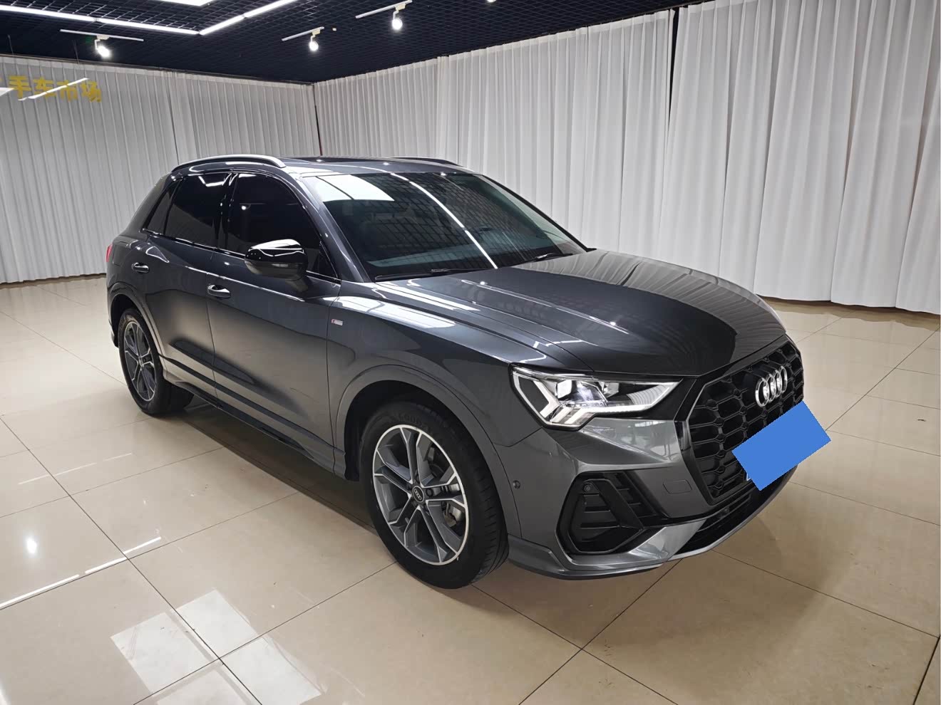 Audi Q3 1.4 л 2023 г. Серебристо-серый, пробег 38000 км