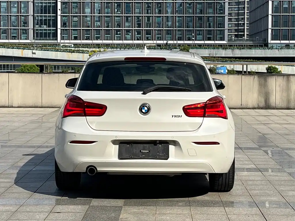 BMW 1 Series (Import) — миниатюра 6