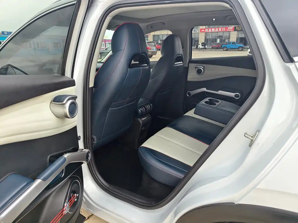 BYD Yuan Plus — миниатюра 8