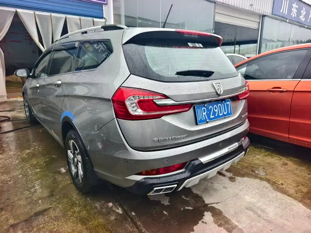 Baojun 310W — миниатюра 4