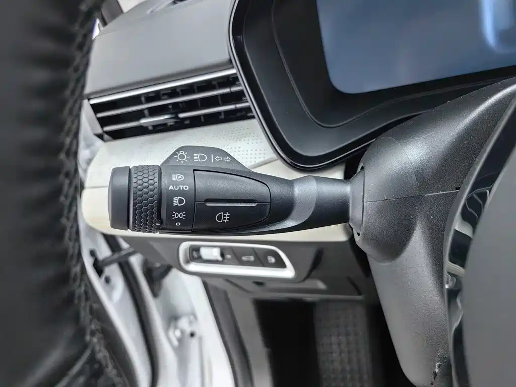Geely L HiP — миниатюра 21