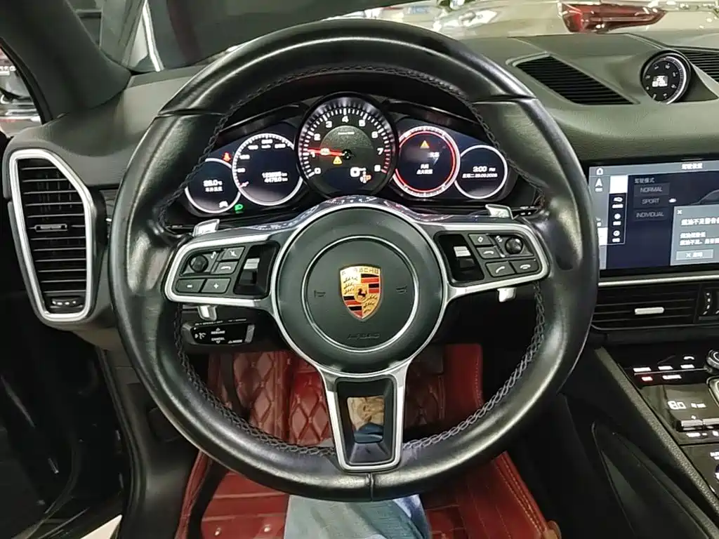 Porsche Cayenne — миниатюра 11