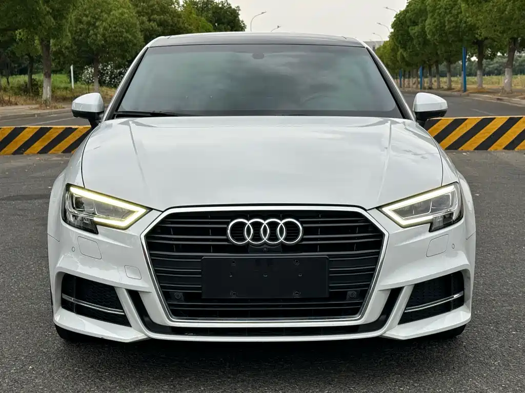 Audi A3 2019 Limousine 35 TFSI Fashion VI