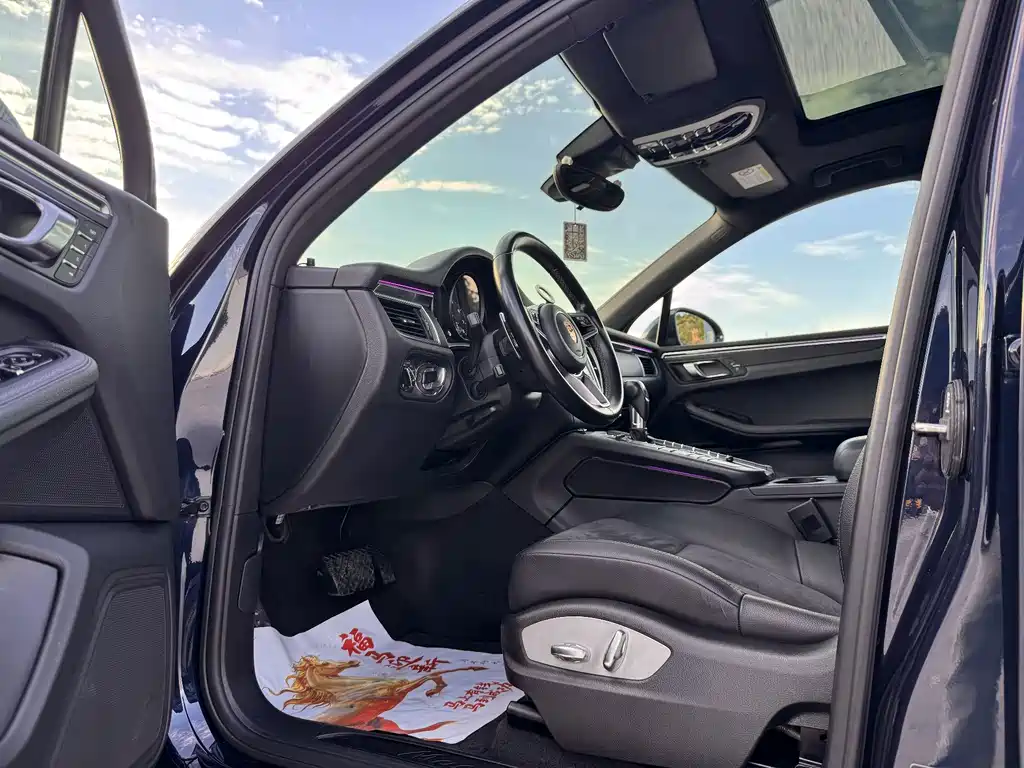 Porsche Macan — миниатюра 4