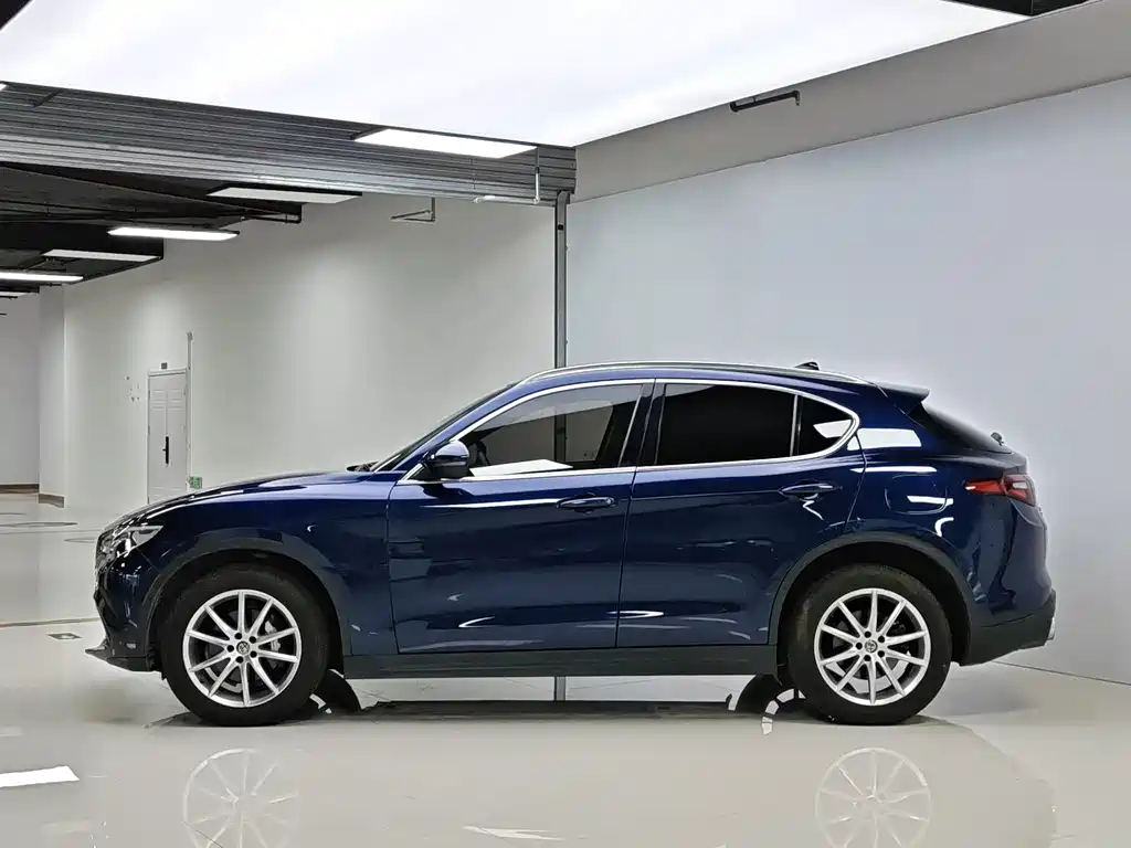 Alfa Romeo Stelvio — миниатюра 4