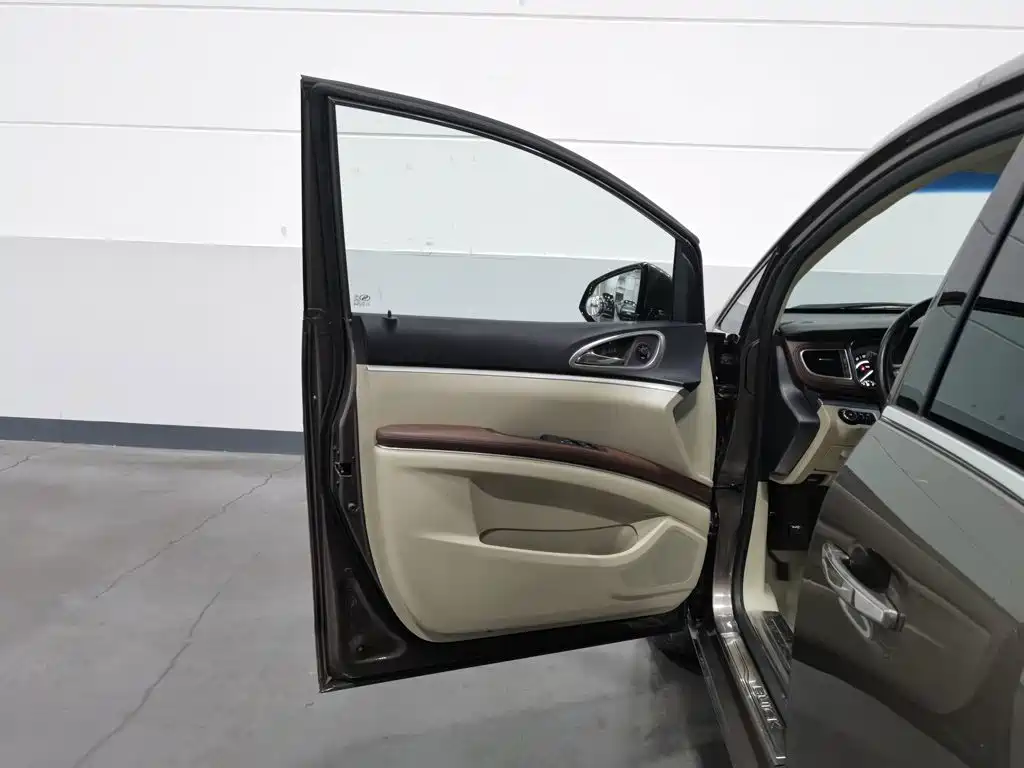 Buick GL8 — миниатюра 8