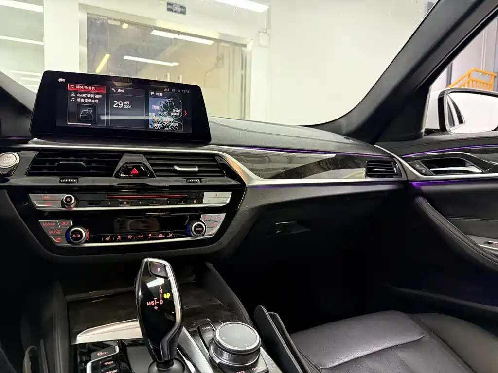 BMW 5 Series — миниатюра 18