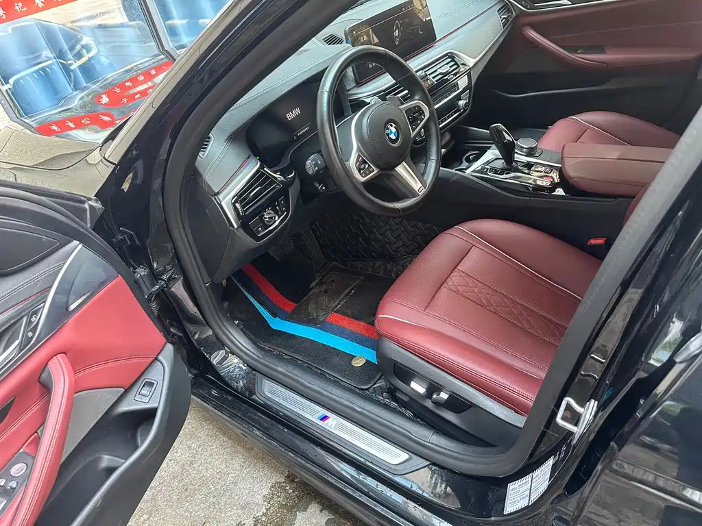 BMW 5 Series — миниатюра 4