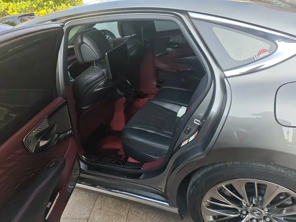 Lexus LS — миниатюра 6