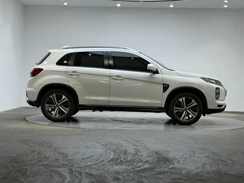 Mitsubishi ASX — миниатюра 5