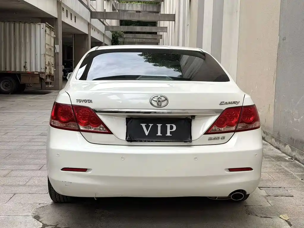 Toyota Camry — миниатюра 8