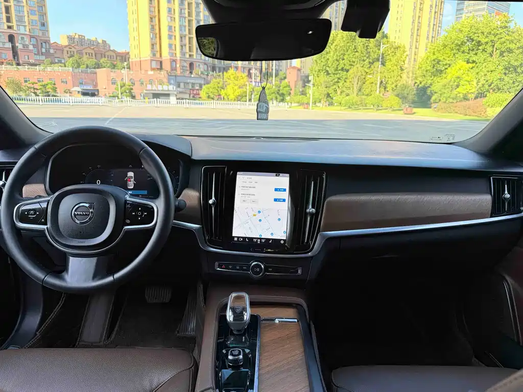 Volvo S90 — миниатюра 5