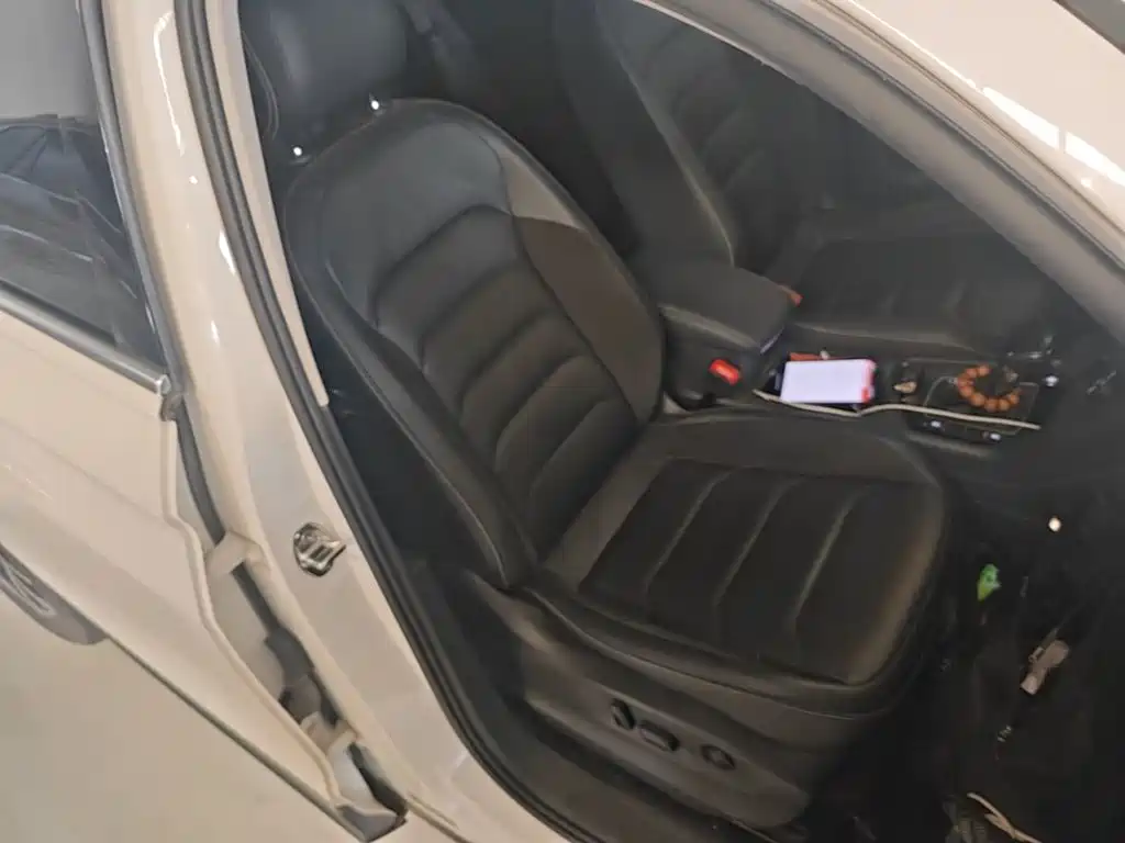 Volkswagen Tiguan L — миниатюра 25