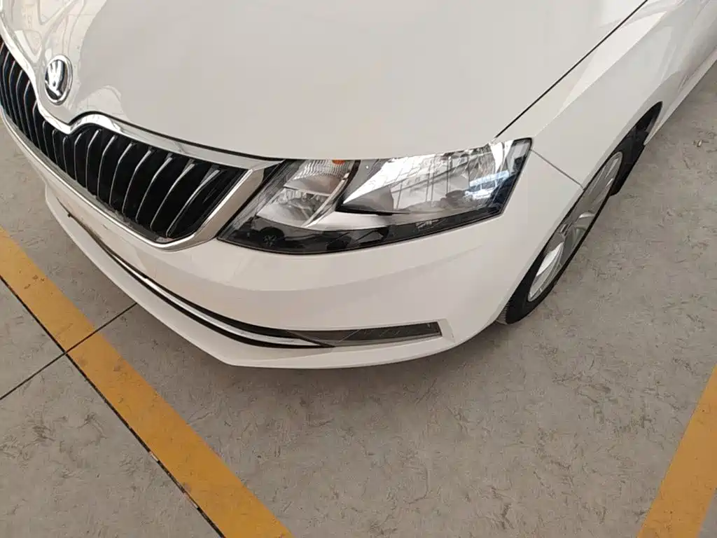 Skoda Rapid — миниатюра 24