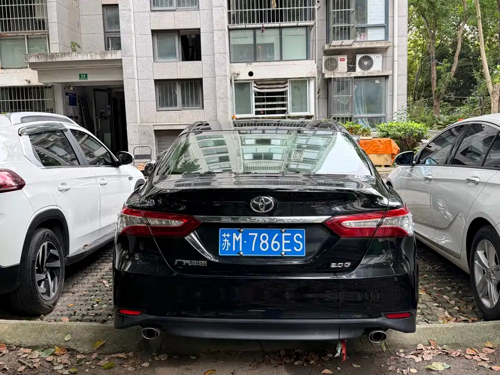 Toyota Camry — миниатюра 5