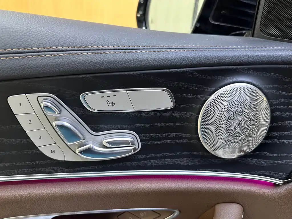 Mercedes-Benz E-Class 2021 — фото 18