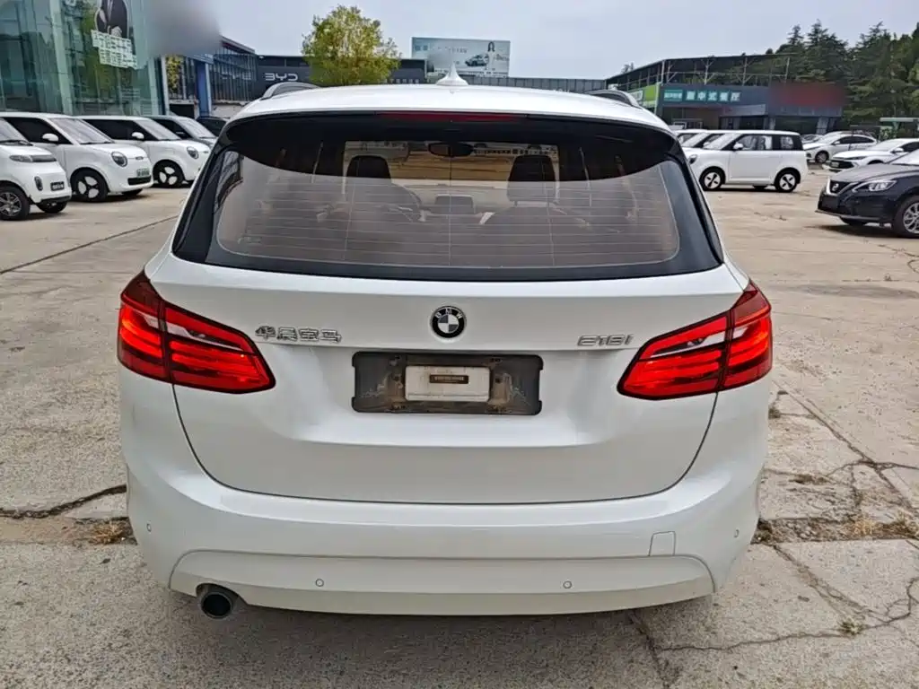 BMW 2 Series Active Tourer — миниатюра 6