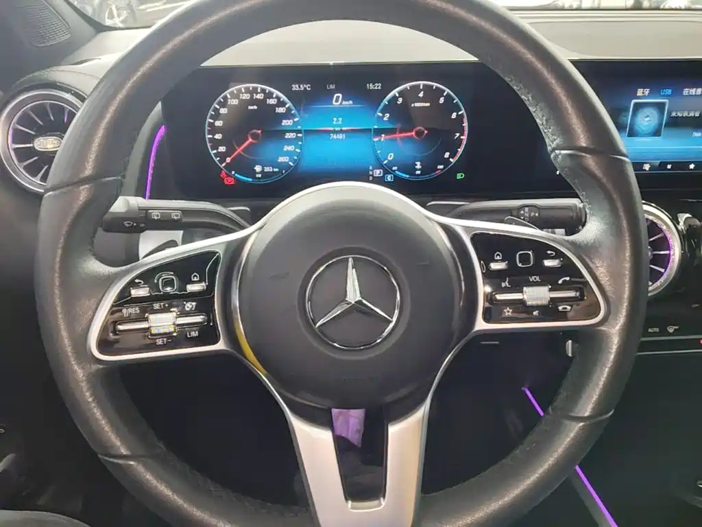 Mercedes-Benz GLB — миниатюра 11