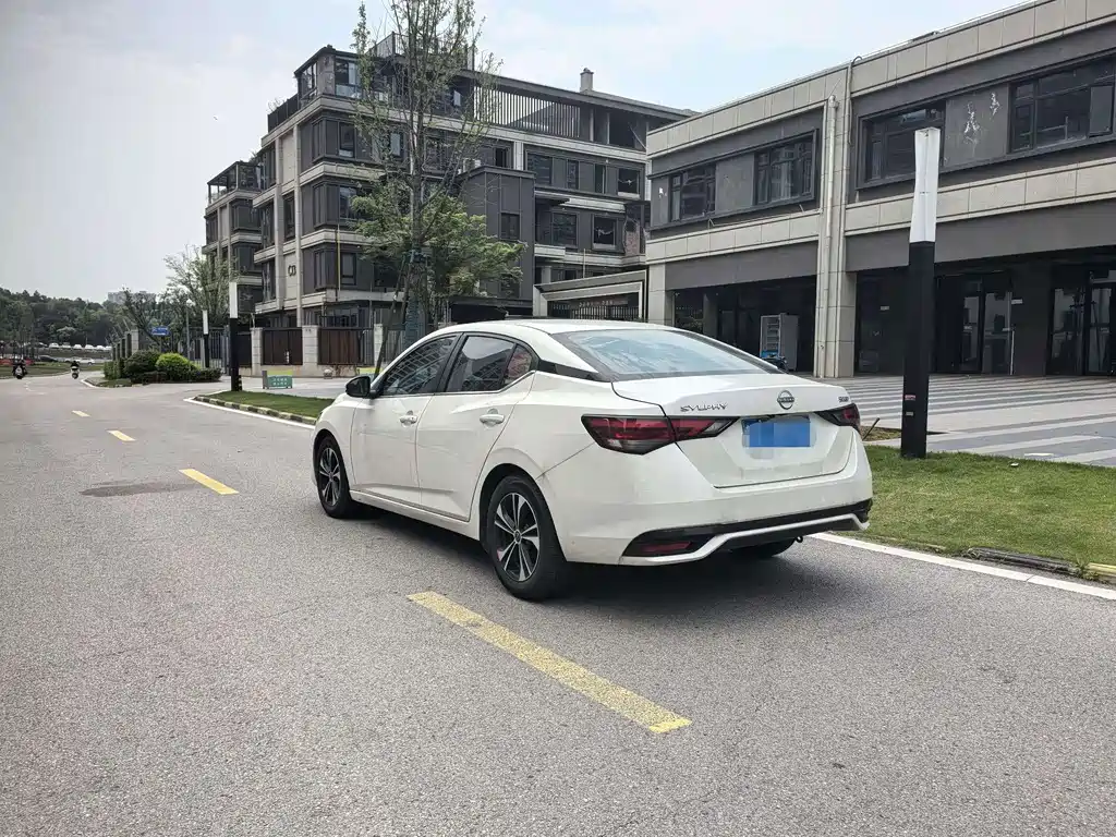 Nissan Sylphy — миниатюра 7