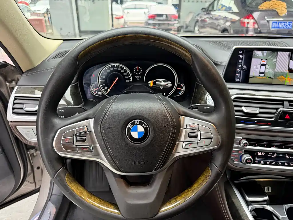 BMW 7 Series 7 2016 730Li Lead