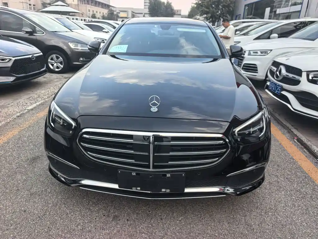 Mercedes-Benz E-Class — миниатюра 2