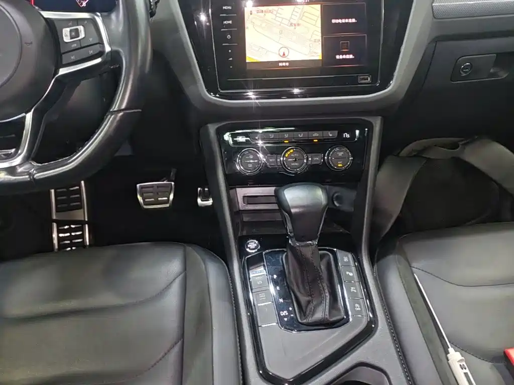 Volkswagen Tiguan L — миниатюра 14