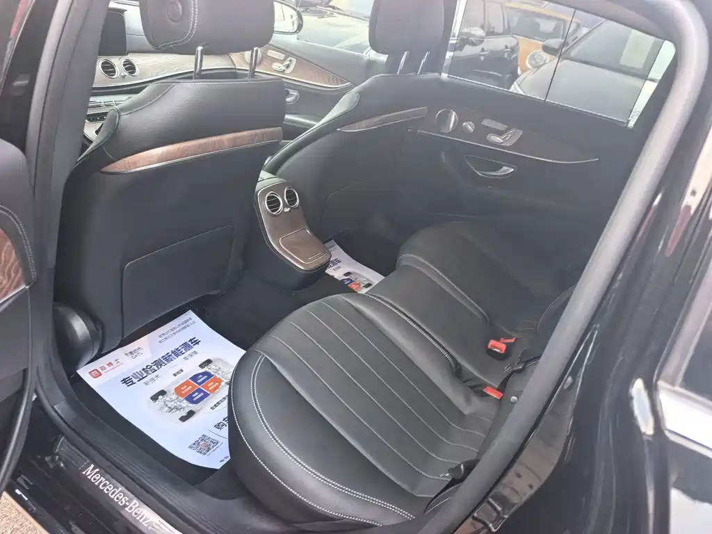 Mercedes-Benz E-Class — миниатюра 13