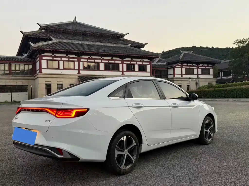 Geely Emgrand L — миниатюра 6