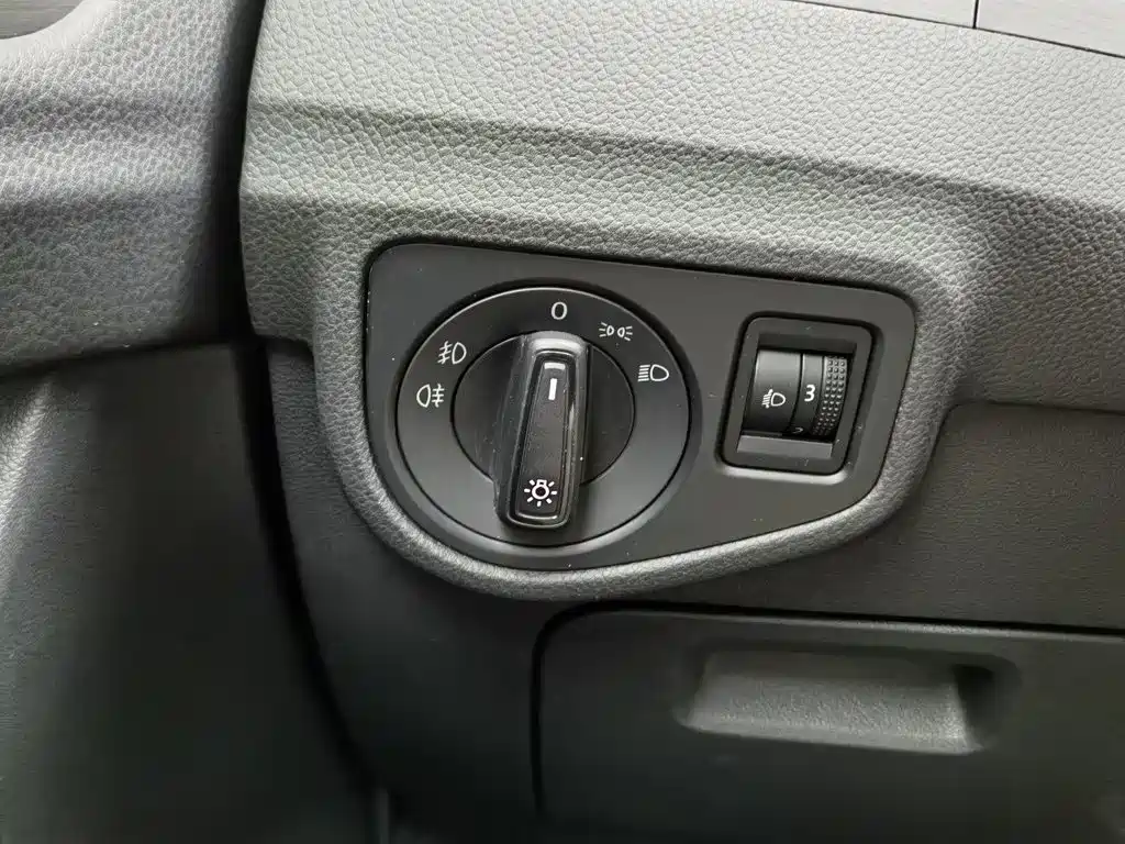 Volkswagen Golf Sportsvan — миниатюра 21